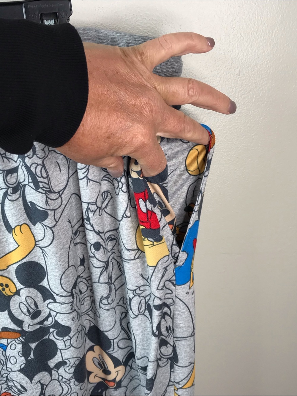 Disney Mickey Mouse & Friends Pajama Pants -Multicolor Print Unisex Sz XL - Picture 4 of 5